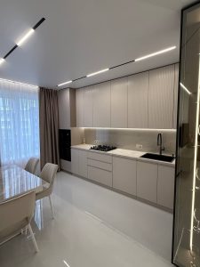 ПРОДАЖ 3 КМ КВАРТИРИ ПОРУЧ З ОЗЕРОМ