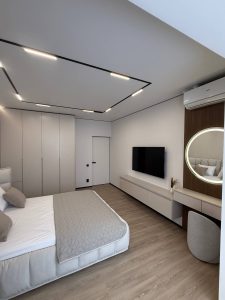 ПРОДАЖ 3 КМ КВАРТИРИ ПОРУЧ З ОЗЕРОМ