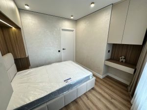 ПРОДАЖ 1,5 КМ КВАРТИРИ ПОРУЧ З РІЧКОЮ