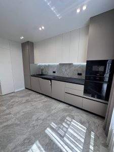 Продаж 1 км квартири в Івано-Франківську