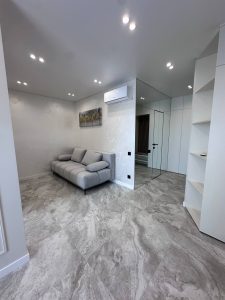 Продаж 1 км квартири в Івано-Франківську